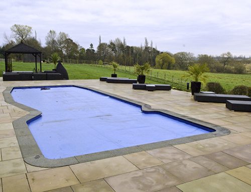 Outdoor One Piece Pool & Spa
